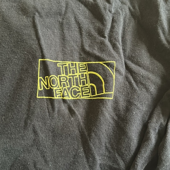 The North Face Men's Black Long Sleeve Shirt - Picture 2 of 5